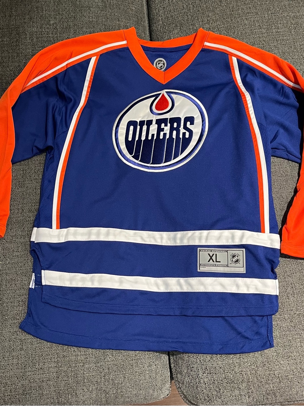 Edmonton Oilers Blue & Orange Hockey Jersey - Brand: NHL (Youth XL, Ages 16-18)